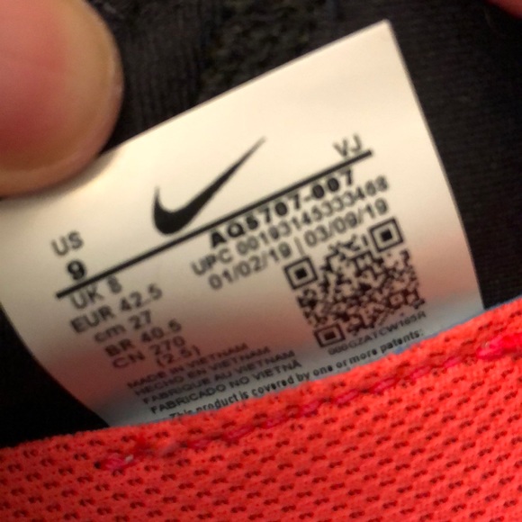 red nike free rn